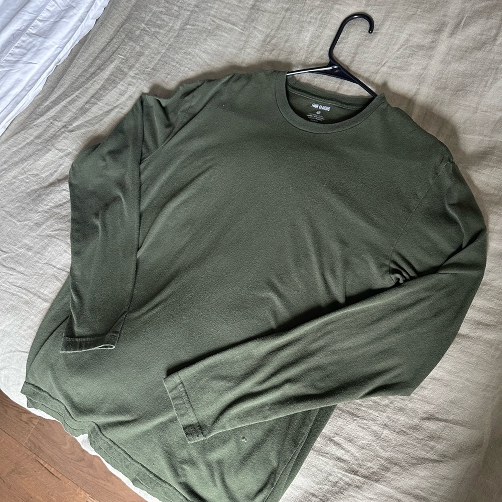True Classic Long Sleeve Crew Neck Tee – Olive Green – Men’s Size Medium
